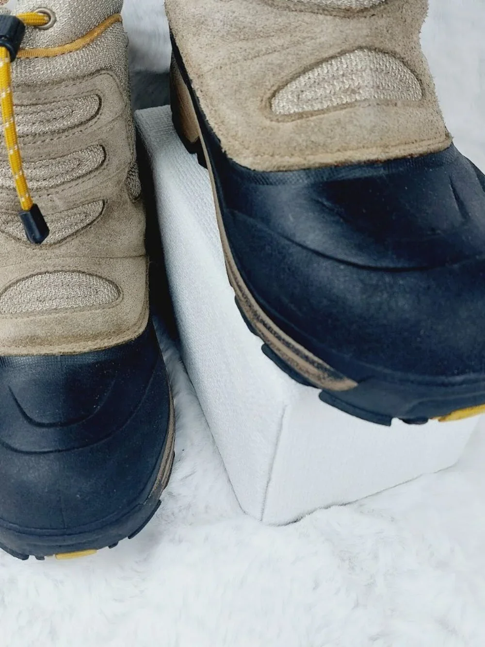 The North Face Boys Beige Chilkat Waterproof Insulated Pull-On Snow Boots Size 5